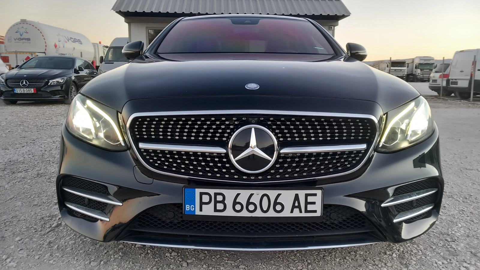 Mercedes-Benz E 220 AMG/ПАНОРАМА/ПОДГРЕВ/360* КАМЕРА/9G-TRONIC/EURO6 - изображение 5