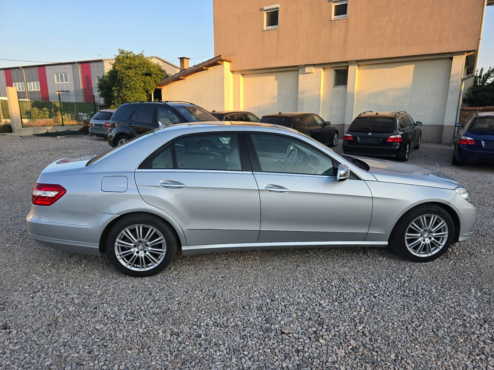 Mercedes-Benz E 350 4-MATIC Бензинов - изображение 6