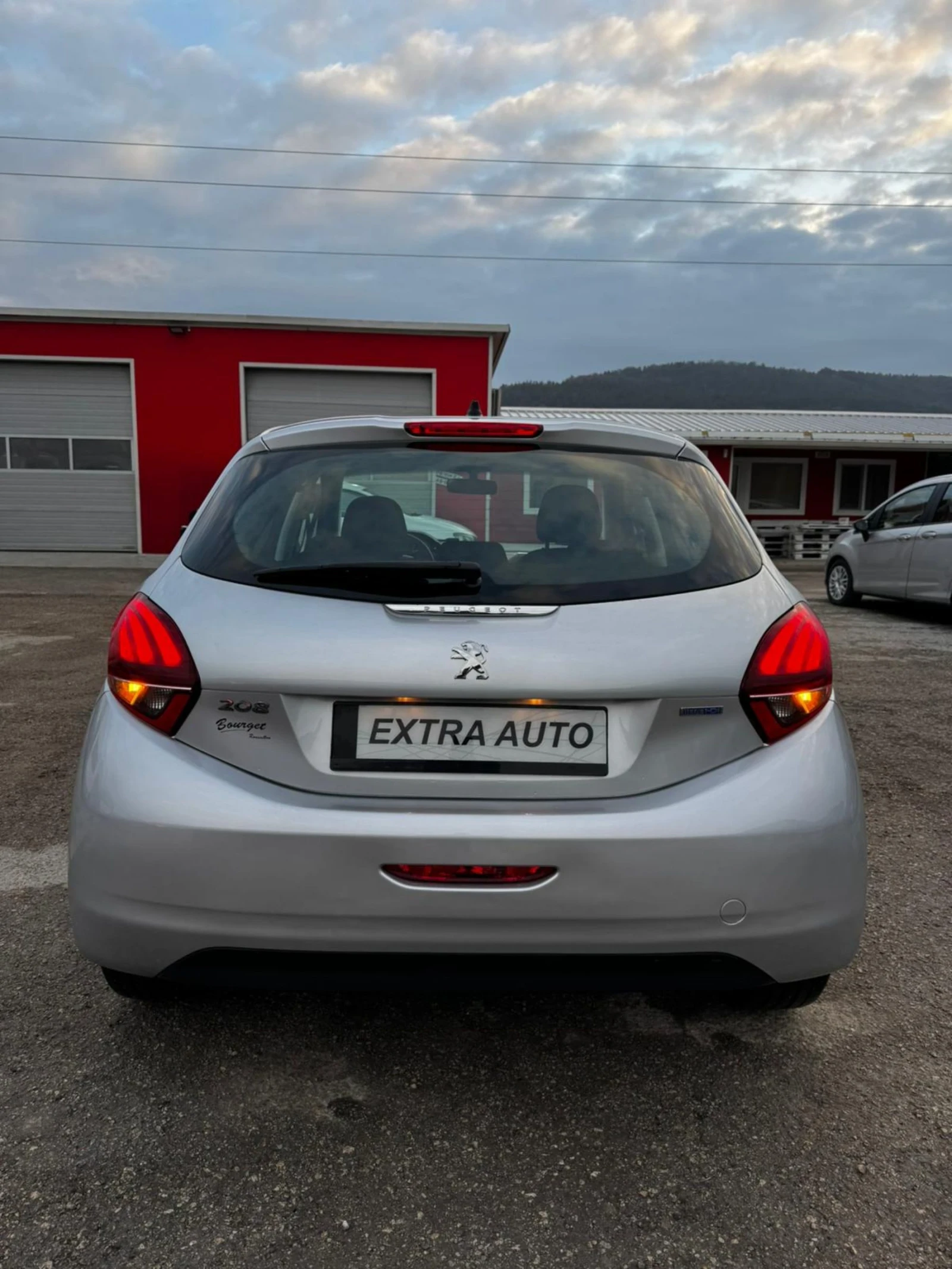 Peugeot 208 1.6 HDI, ЕВРО 6, АВТОПИЛОТ, FACELIFT, 119000km - изображение 3