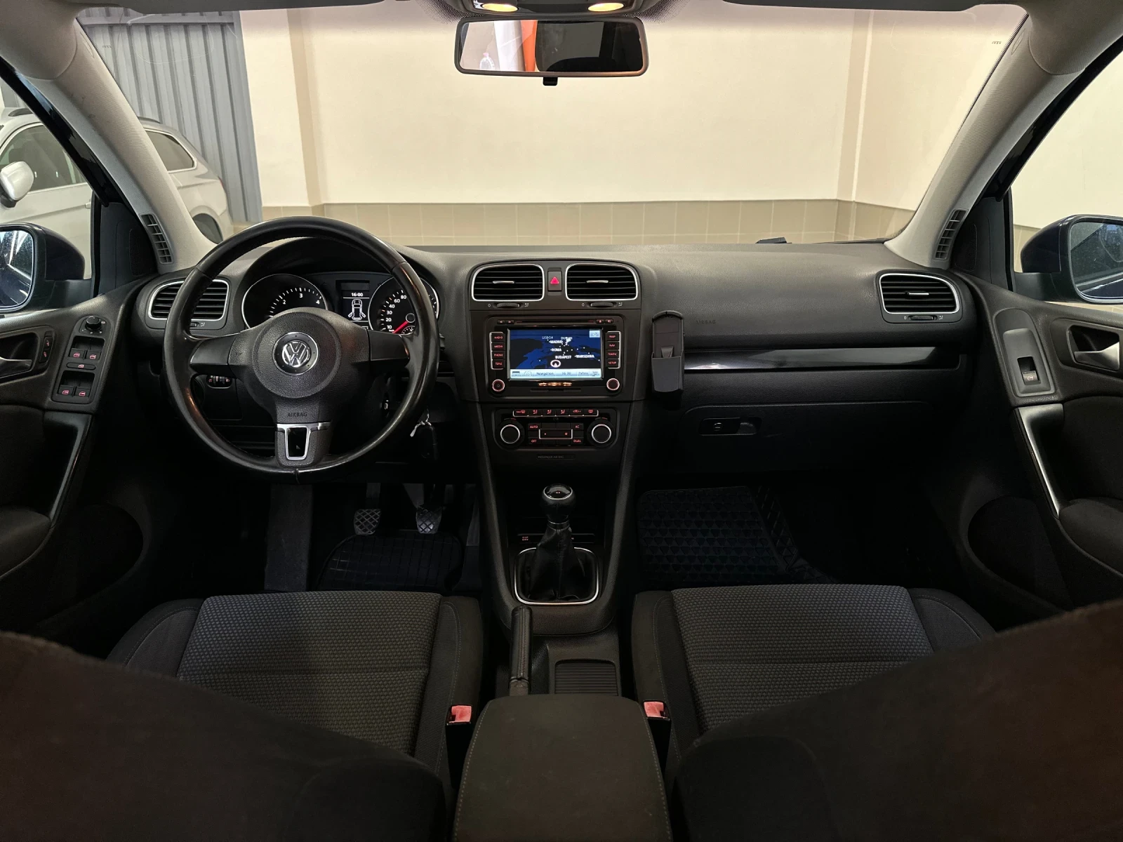 VW Golf 2.00tdi//Navi//110к.с//Уникат/Full//Обслужен/TOP//, снимка 10 - Автомобили и джипове - 53930284