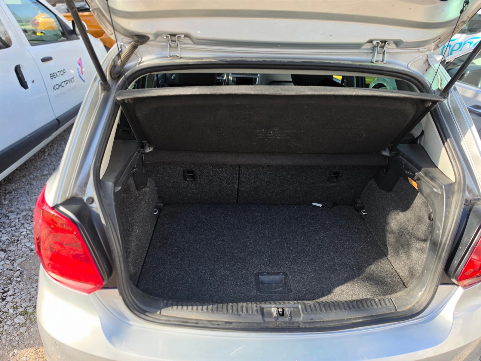 VW Polo 1.4, снимка 15 - Автомобили и джипове - 54100085