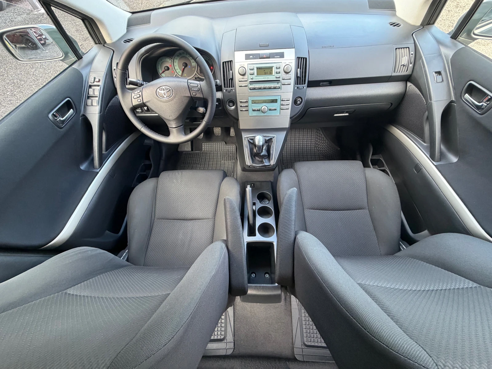 Toyota Corolla verso 2.2D4D* 136k.c.* RALNI KM* , снимка 9 - Автомобили и джипове - 54809619