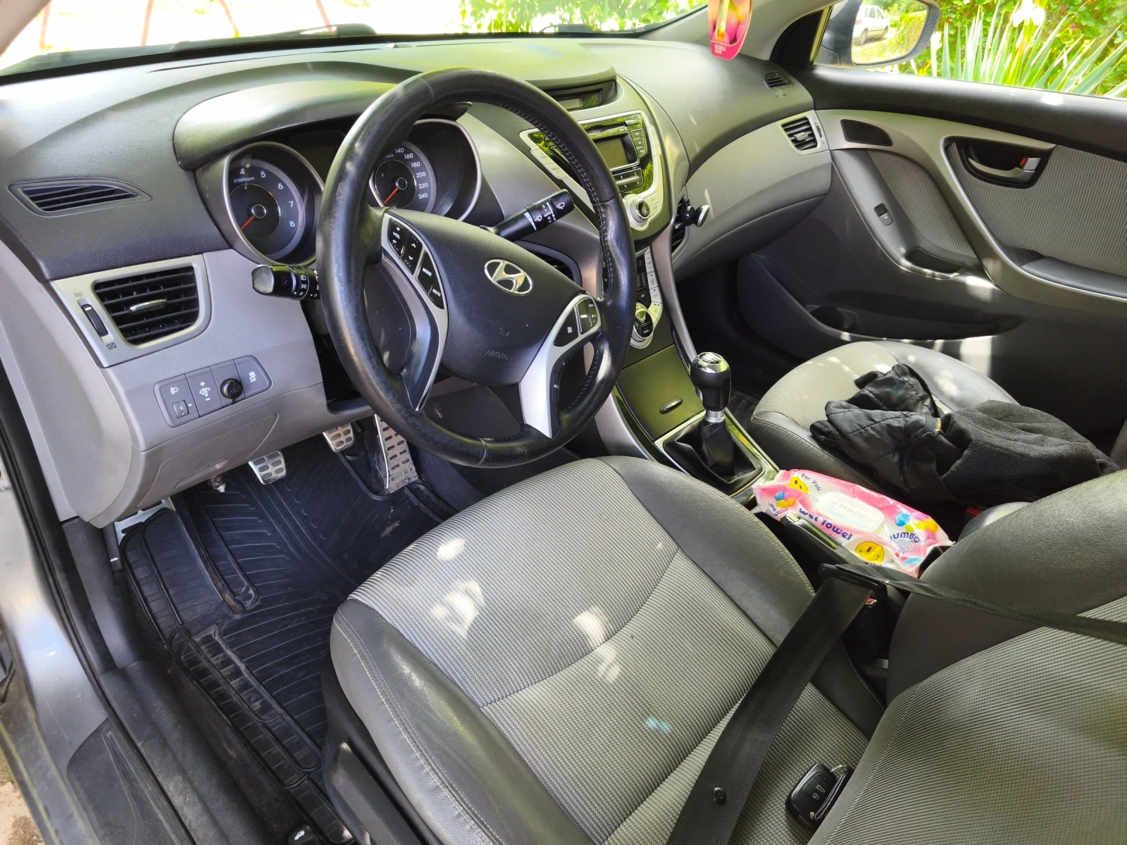 Hyundai Elantra V.  1.6, снимка 3 - Автомобили и джипове - 54892346