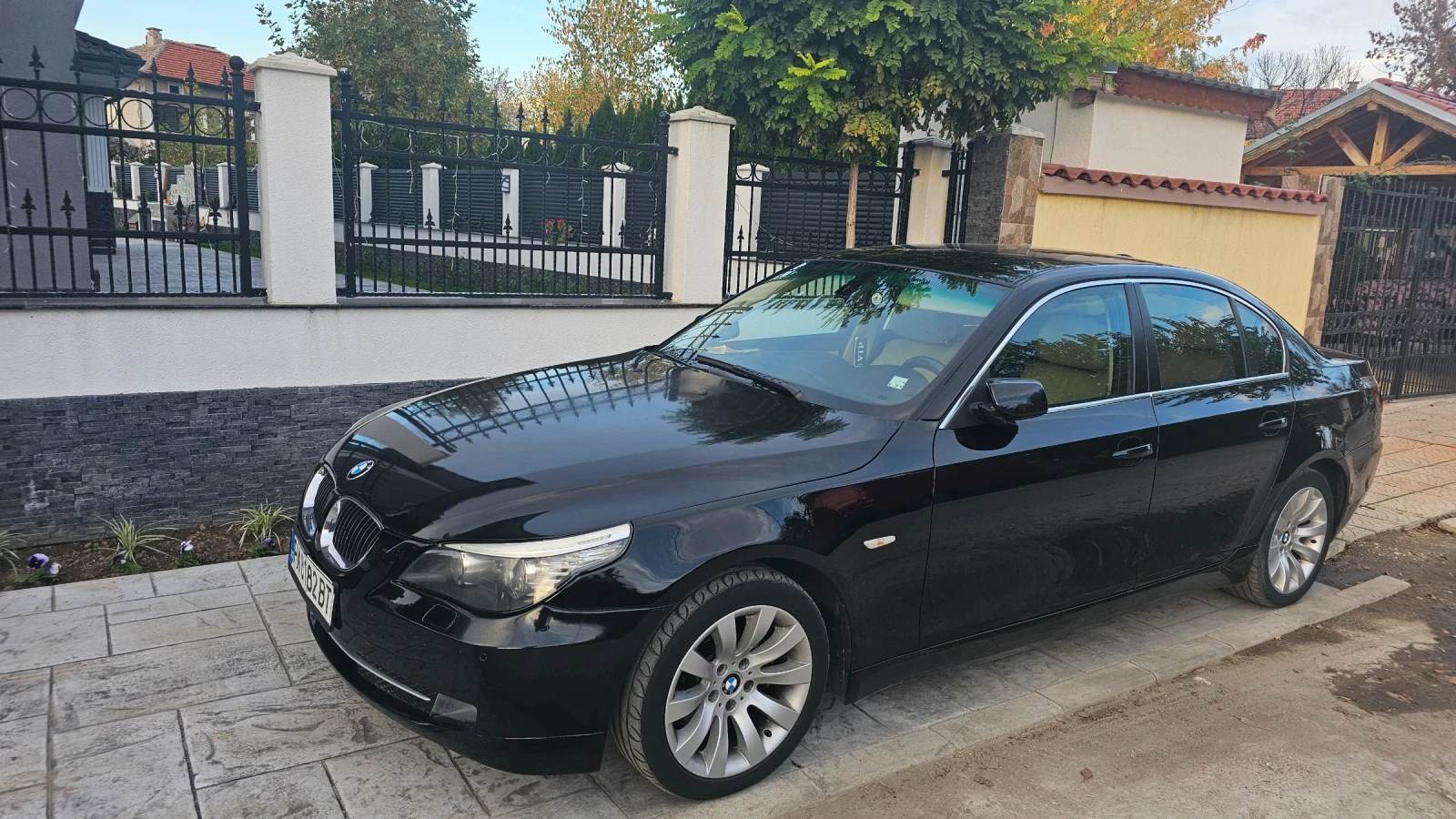 BMW 520, снимка 2 - Автомобили и джипове - 55023037
