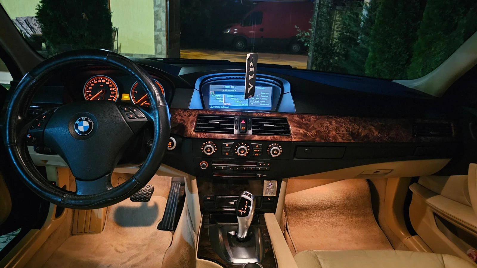 BMW 520, снимка 7 - Автомобили и джипове - 55023037