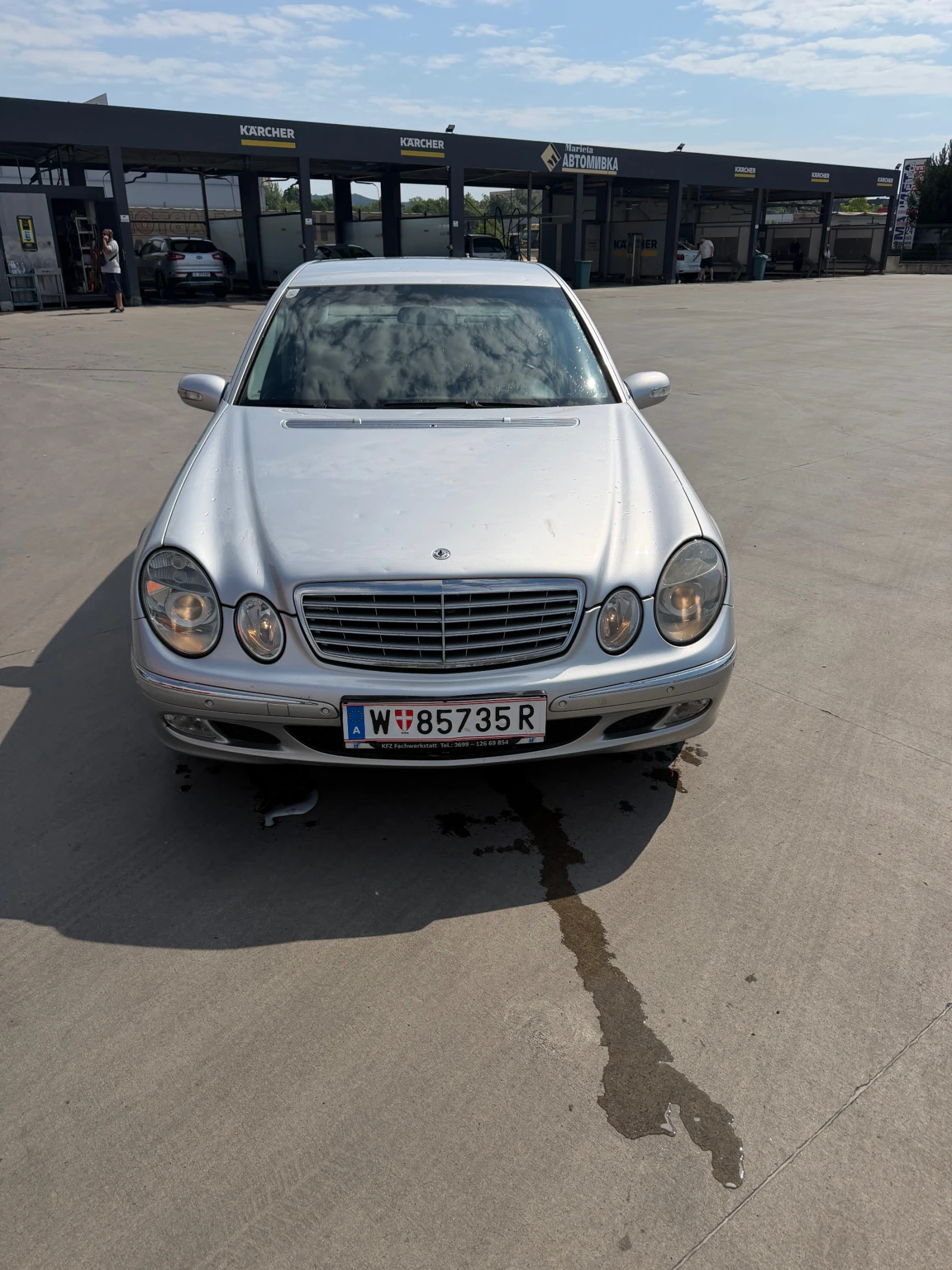 Mercedes-Benz E 220, снимка 2 - Автомобили и джипове - 55067377