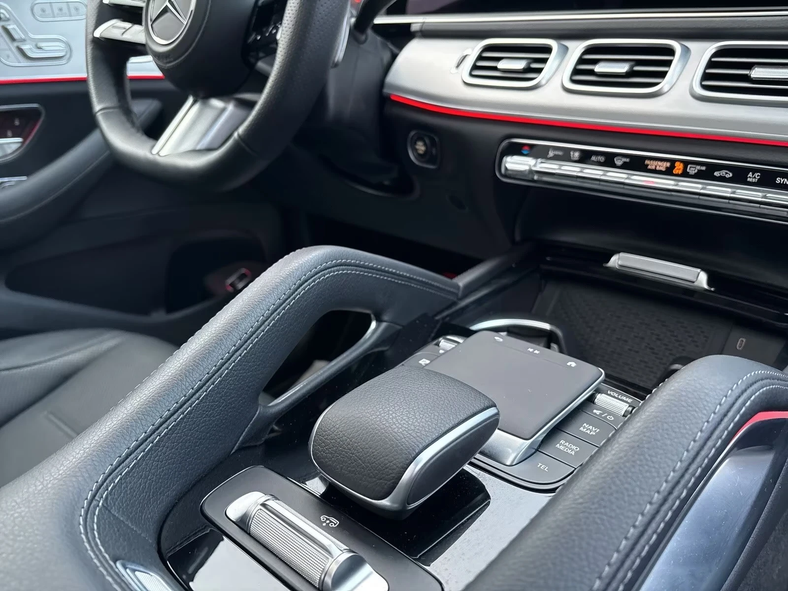 Mercedes-Benz GLE 450 4 MATIC* AMG PREMIUM* PANO* BURM* 360* , снимка 11 - Автомобили и джипове - 55231477