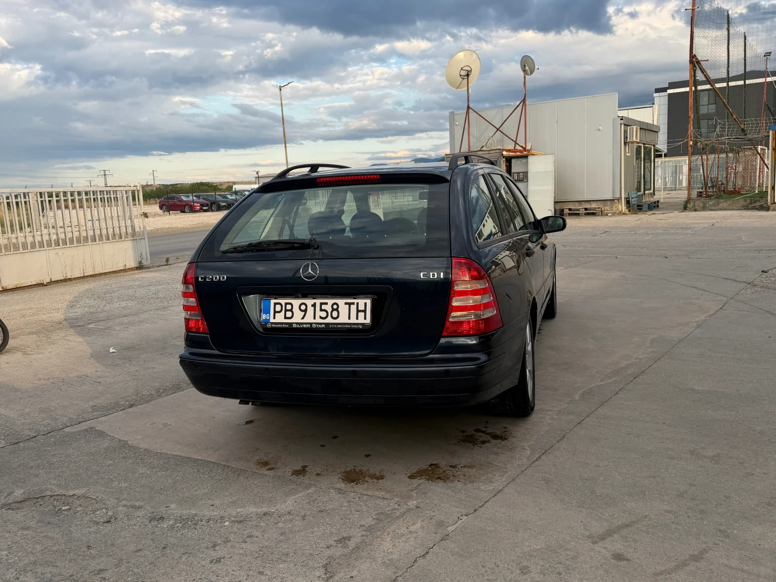 Mercedes-Benz C 200, снимка 3 - Автомобили и джипове - 55284515