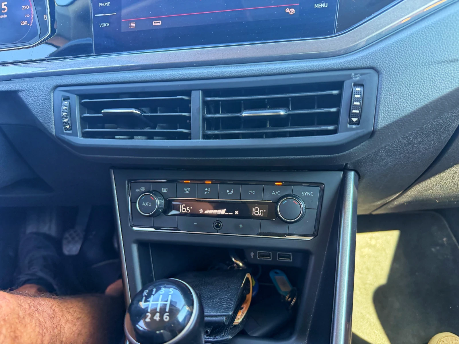 VW Polo 1.0TSI, снимка 9 - Автомобили и джипове - 55426858