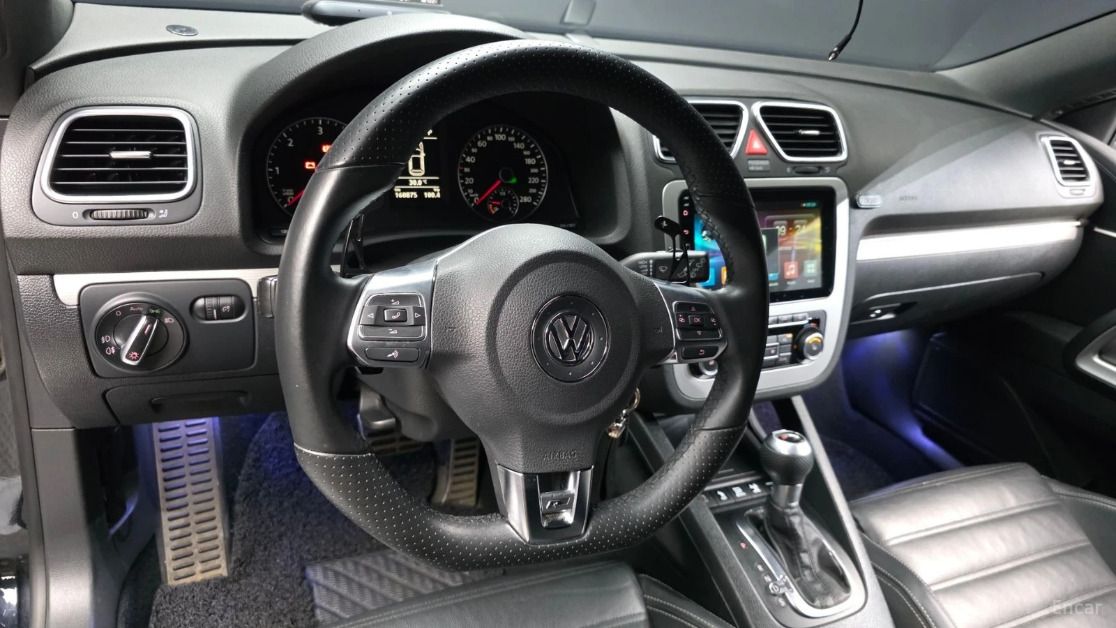 VW Scirocco 2.0 TDI R-Line, снимка 12 - Автомобили и джипове - 55545728