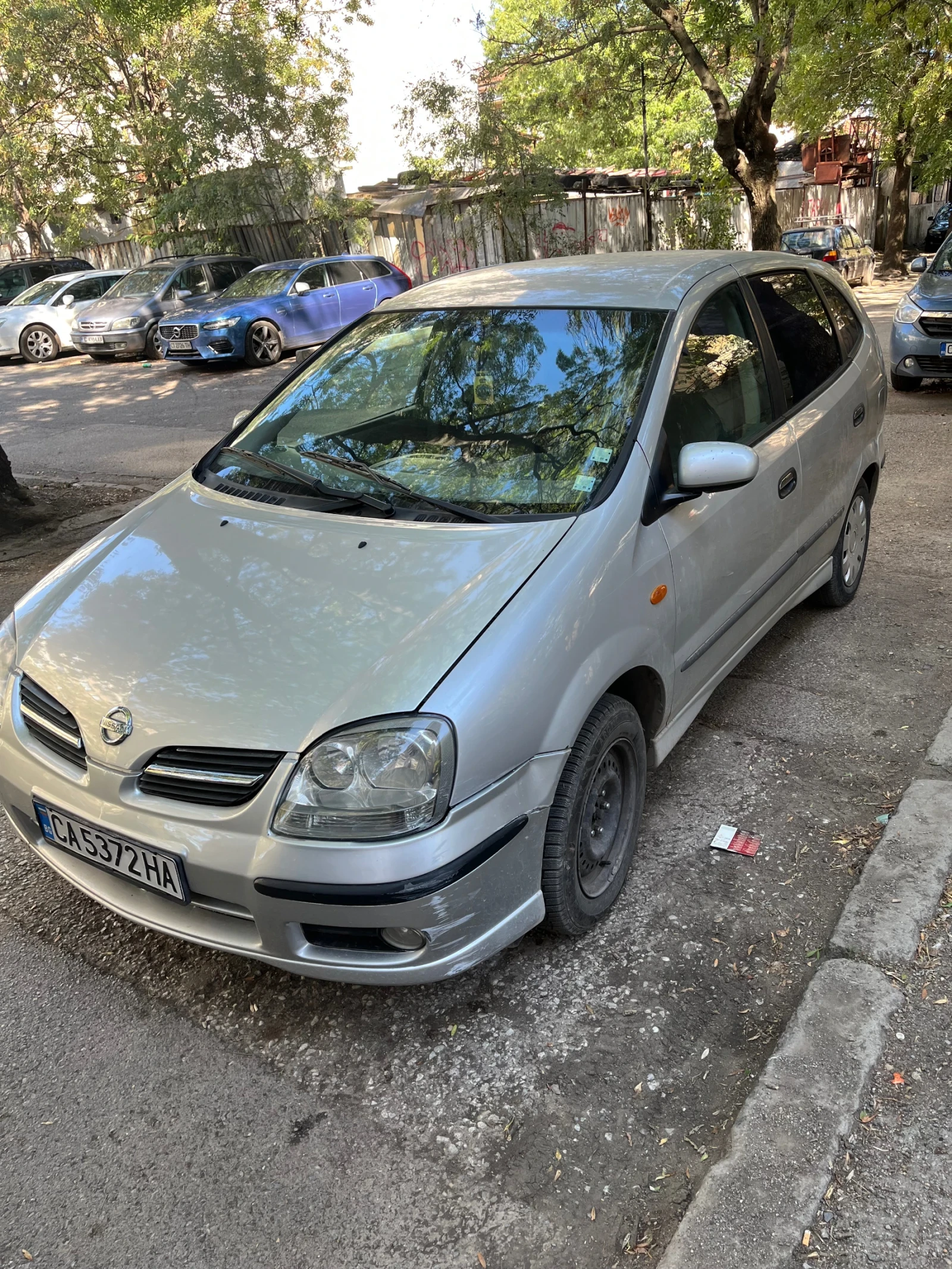 Nissan Almera tino