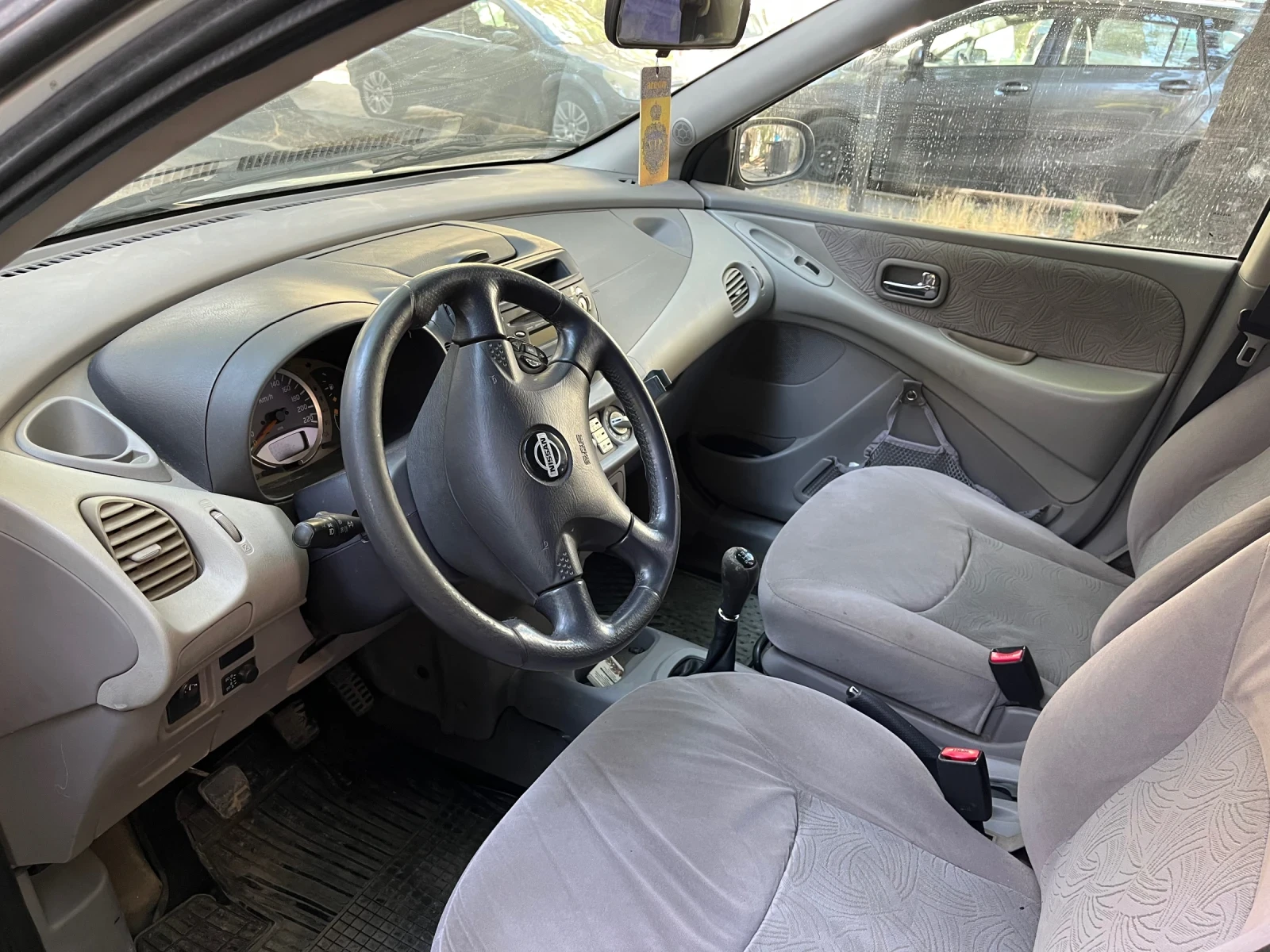 Nissan Almera tino, снимка 4 - Автомобили и джипове - 56069131