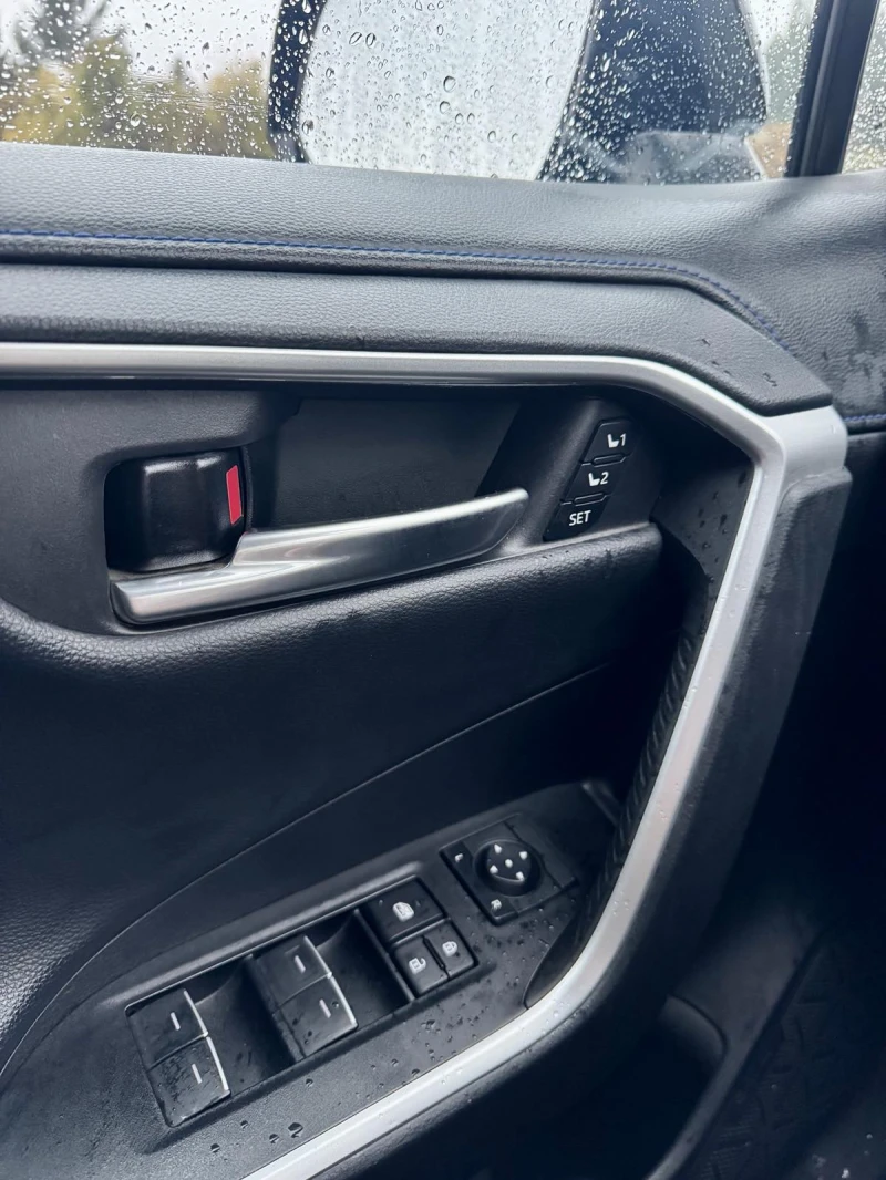 Toyota Rav4 XSE 2.5 Hybrid 222к.с., снимка 14 - Автомобили и джипове - 52368228