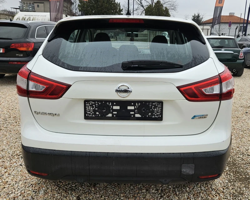 Nissan Qashqai 1.5 d, снимка 6 - Автомобили и джипове - 53123430