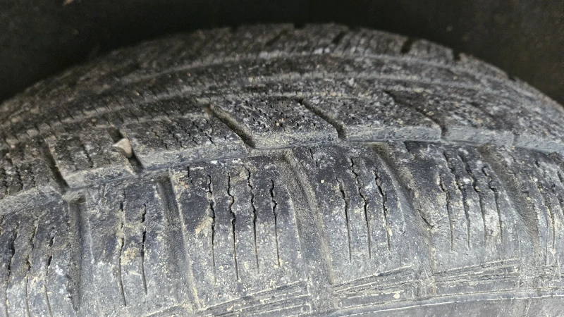 Nissan Qashqai 1.5 d, снимка 15 - Автомобили и джипове - 53123430