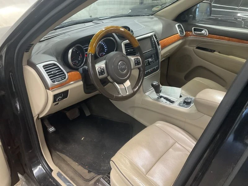 Jeep Grand cherokee 3.0 CRD OVERLAND, снимка 8 - Автомобили и джипове - 49154735