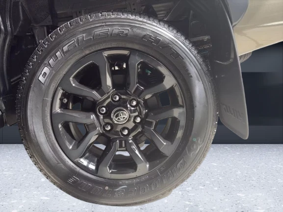 Toyota Hilux 4×4 Double Cab Invincible = NEW = Гаранция - изображение 2