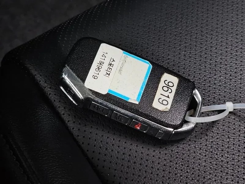 Kia Sportage, снимка 15 - Автомобили и джипове - 56690254