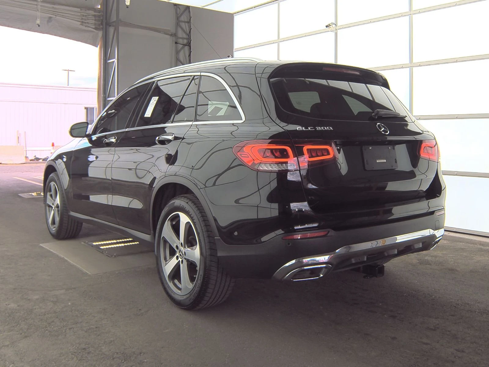 Mercedes-Benz GLC 300 2021* BURMASTER* DISTRONIK* DIGITAL* LANE ASSIST*  - изображение 6