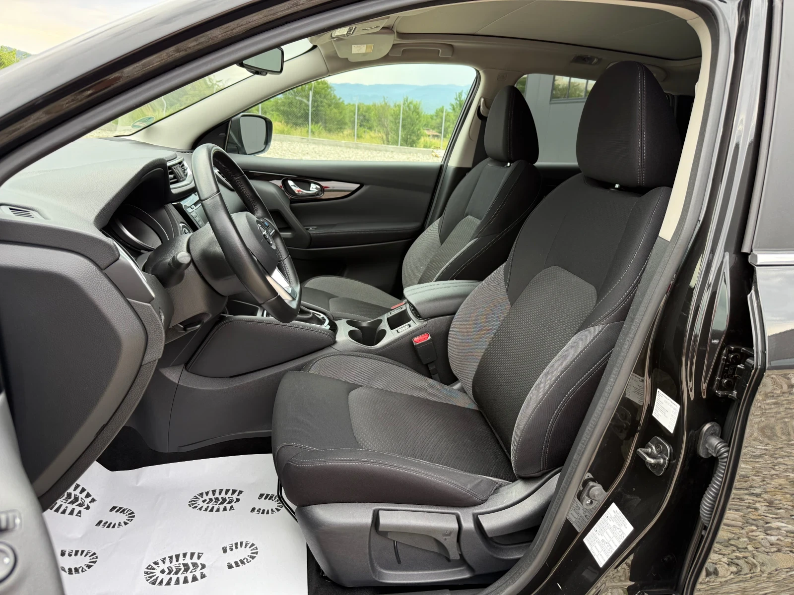Nissan Qashqai 1.3 DIG-T FULL LED PANORAMA - изображение 10