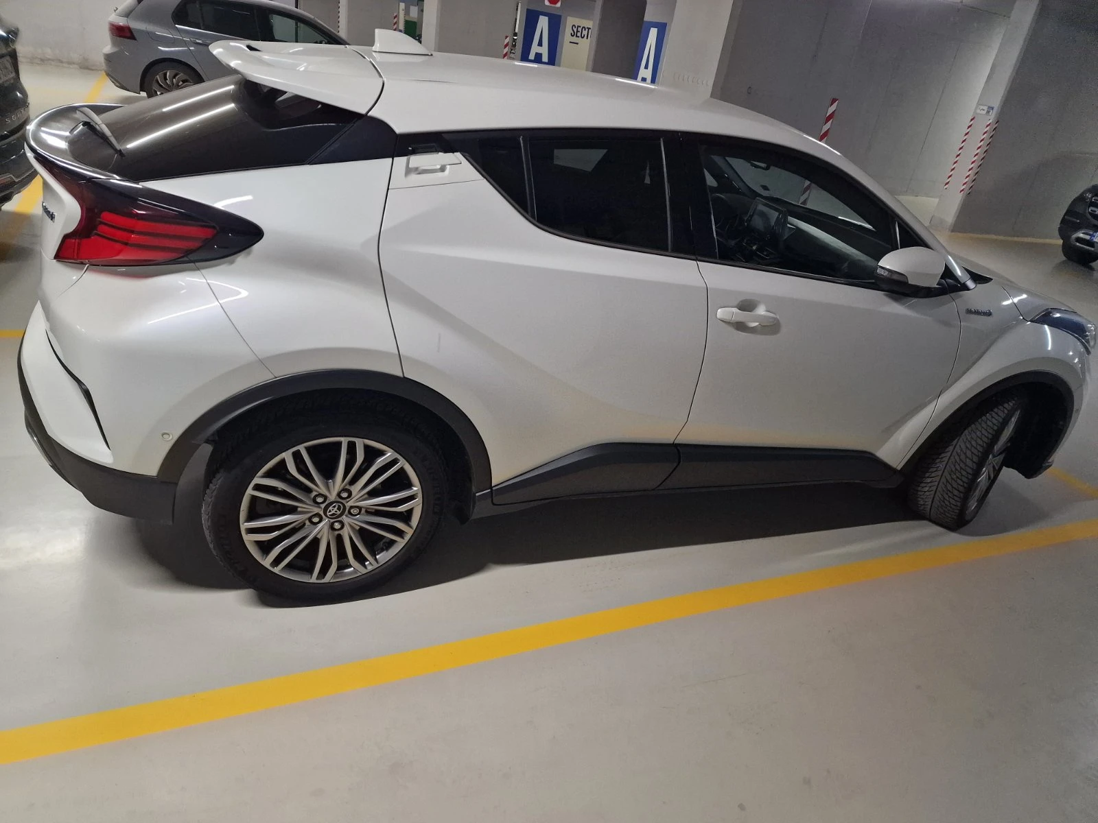 Toyota C-HR, снимка 12 - Автомобили и джипове - 53754144