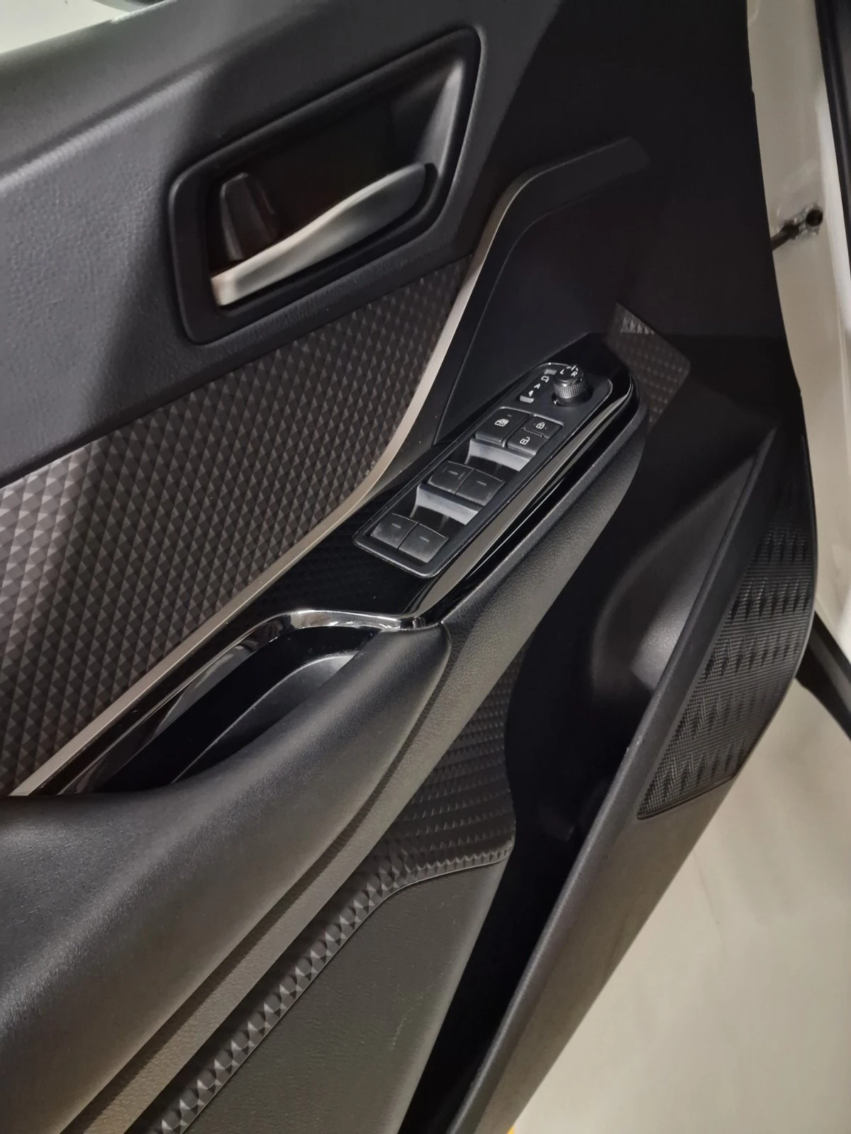 Toyota C-HR, снимка 5 - Автомобили и джипове - 53754144