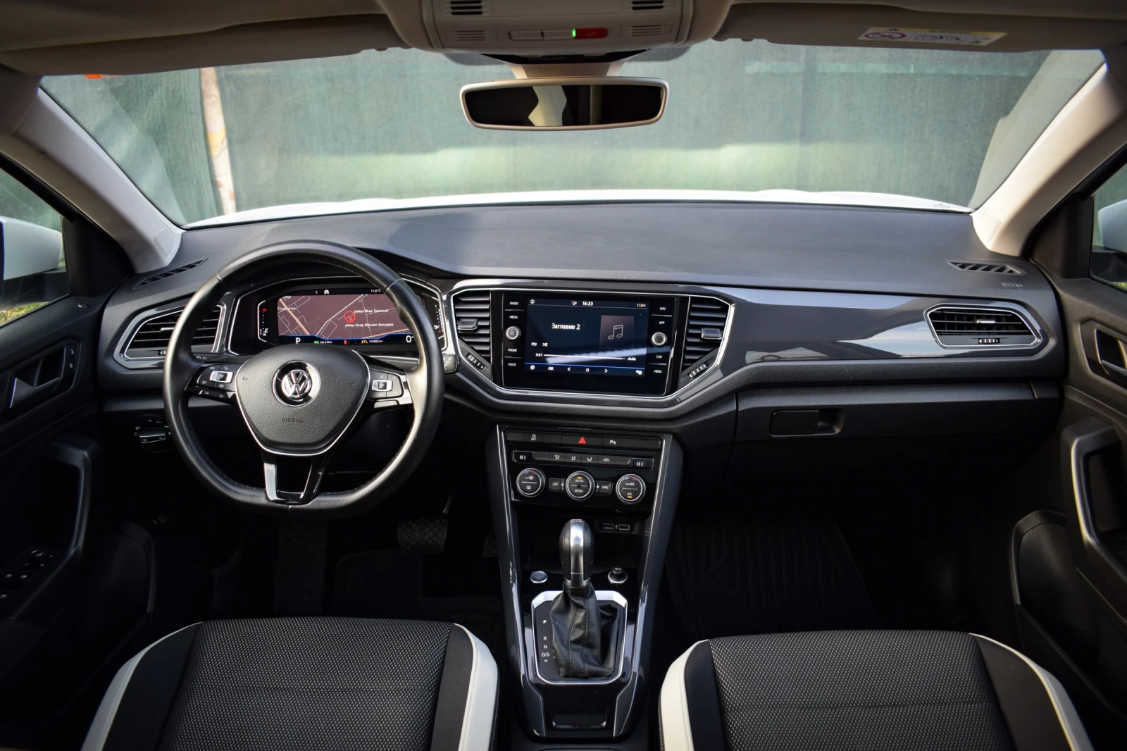 VW T-Roc 1.5 TSI , снимка 10 - Автомобили и джипове - 53764971