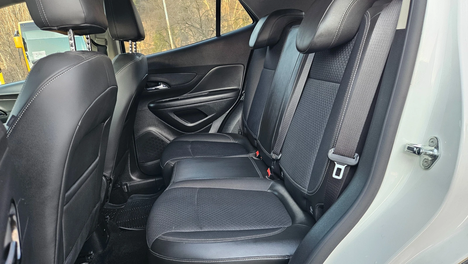 Opel Mokka 1.6D NAVIG/KOJA/TOP SUSTOQNIE, снимка 13 - Автомобили и джипове - 53780933