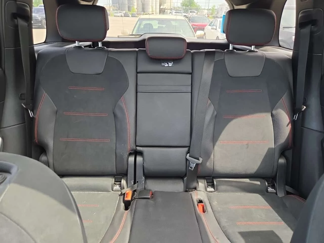 Mercedes-Benz GLB 250 ПОДГРЕВИ * ПАНО * KEYLESS, снимка 11 - Автомобили и джипове - 54847551