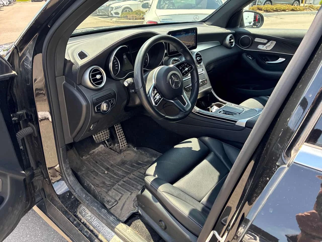 Mercedes-Benz GLC 300 4MATIC * CARFAX * ОПЦИЯ ЗА ФИНАНСИРАНЕ, снимка 5 - Автомобили и джипове - 55246317