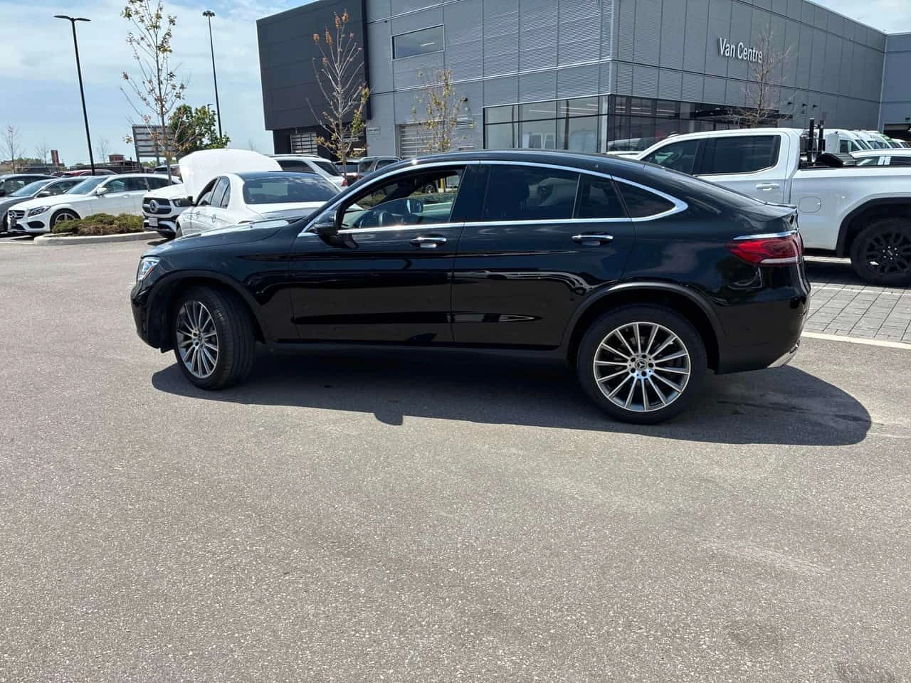 Mercedes-Benz GLC 300 4MATIC * CARFAX * ОПЦИЯ ЗА ФИНАНСИРАНЕ, снимка 2 - Автомобили и джипове - 55246317