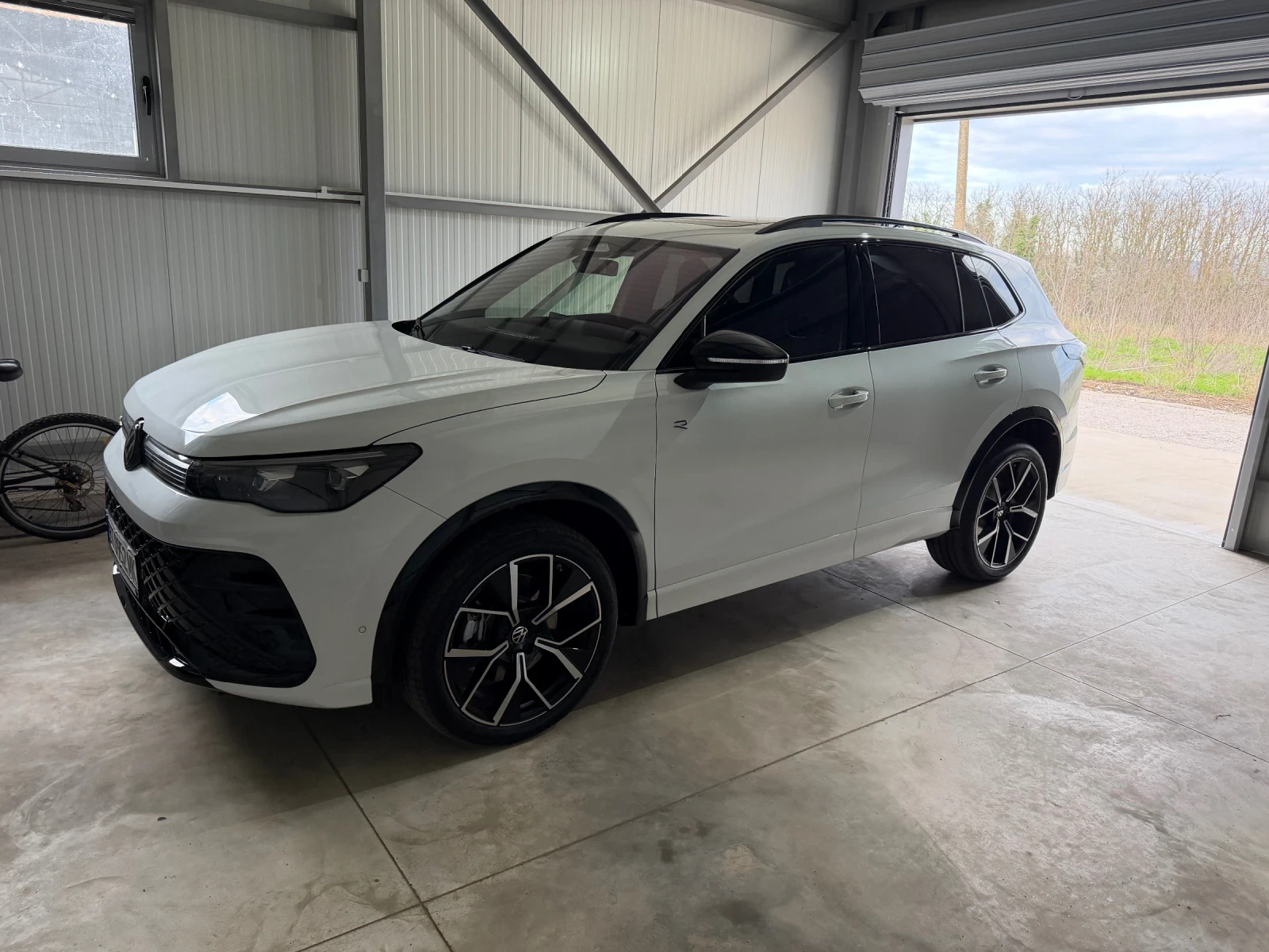VW Tiguan, снимка 5 - Автомобили и джипове - 55309144