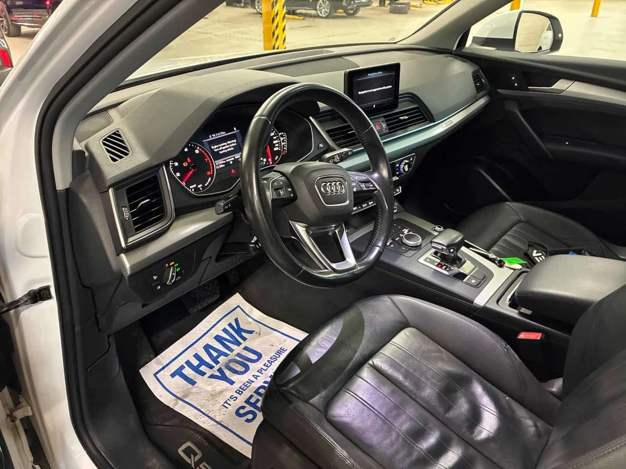 Audi Q5 * Komfort * АВТОКРЕДИТ * ПРЕДСТАВИТЕЛСТВО, снимка 7 - Автомобили и джипове - 55523448