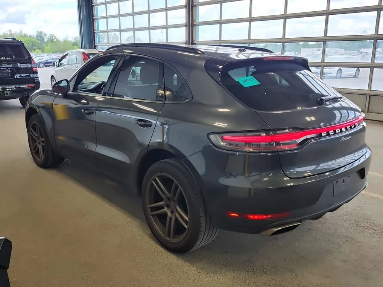 Porsche Macan * AWD* CARFAX* АВТОКРЕДИТ БЕЗ ПЪРВОНАЧАЛНА ВНОСКА*, снимка 4 - Автомобили и джипове - 55787700