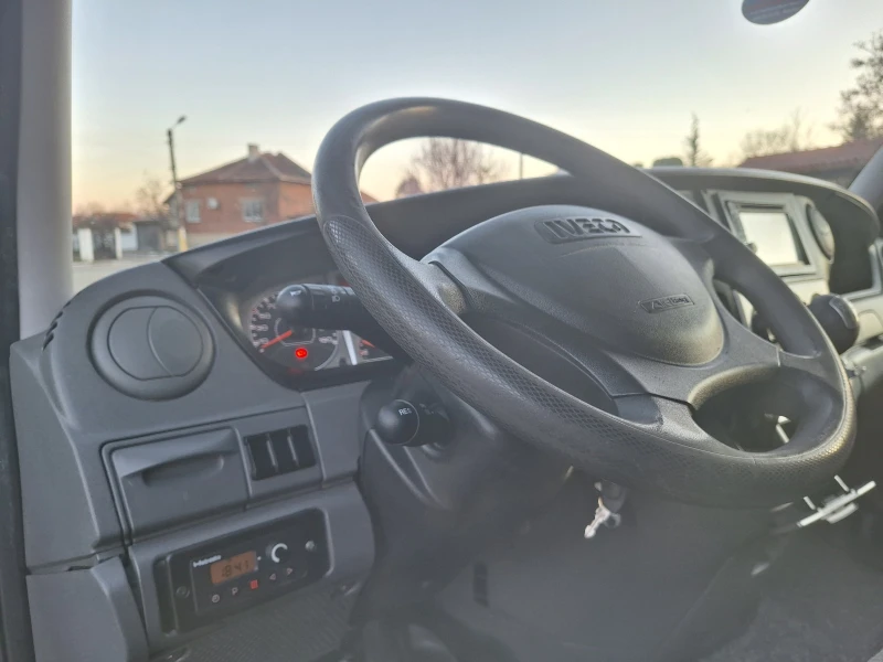 Iveco Daily 35/40C15 Б-категория Климатик , снимка 12 - Бусове и автобуси - 49647141