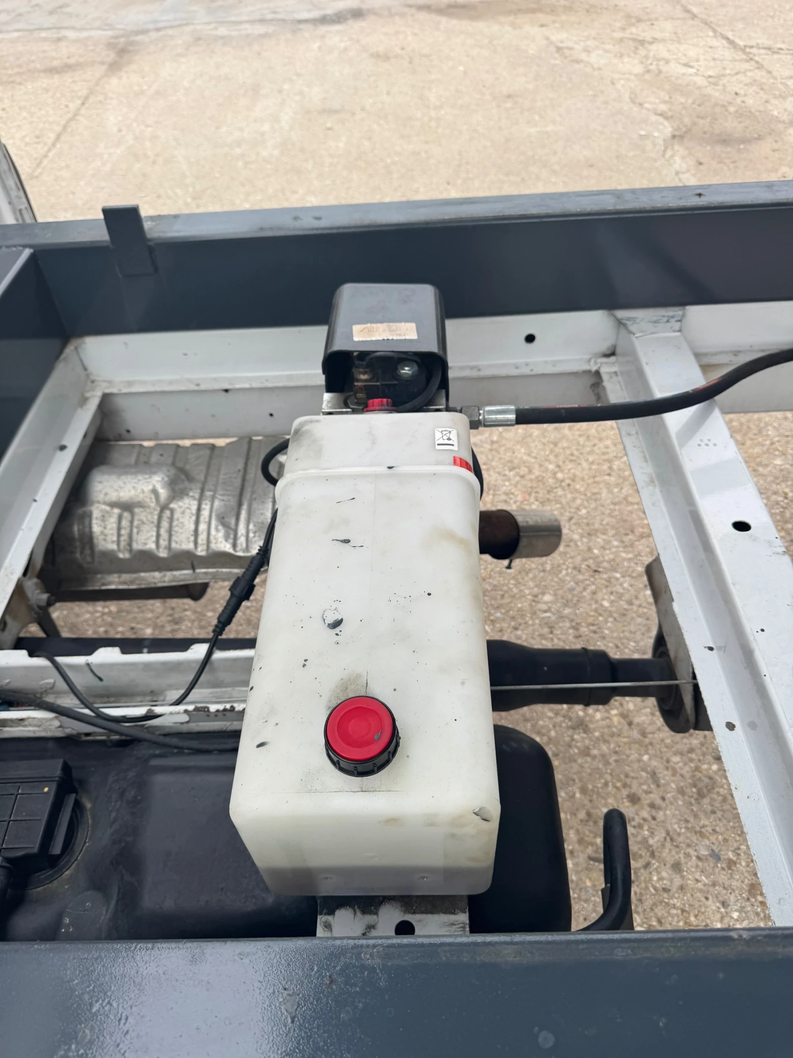 Mercedes-Benz Sprinter  2013г Самосвал 450/200см B кат.  - изображение 6