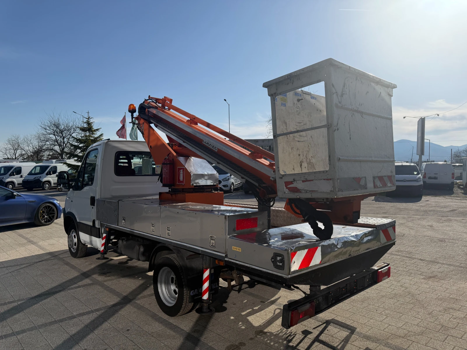 Iveco Daily 35C13 до 3.5т. Автовишка , снимка 11 - Бусове и автобуси - 53771329