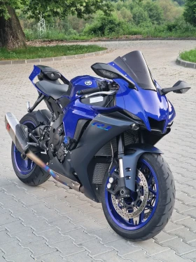     Yamaha YZF-R1