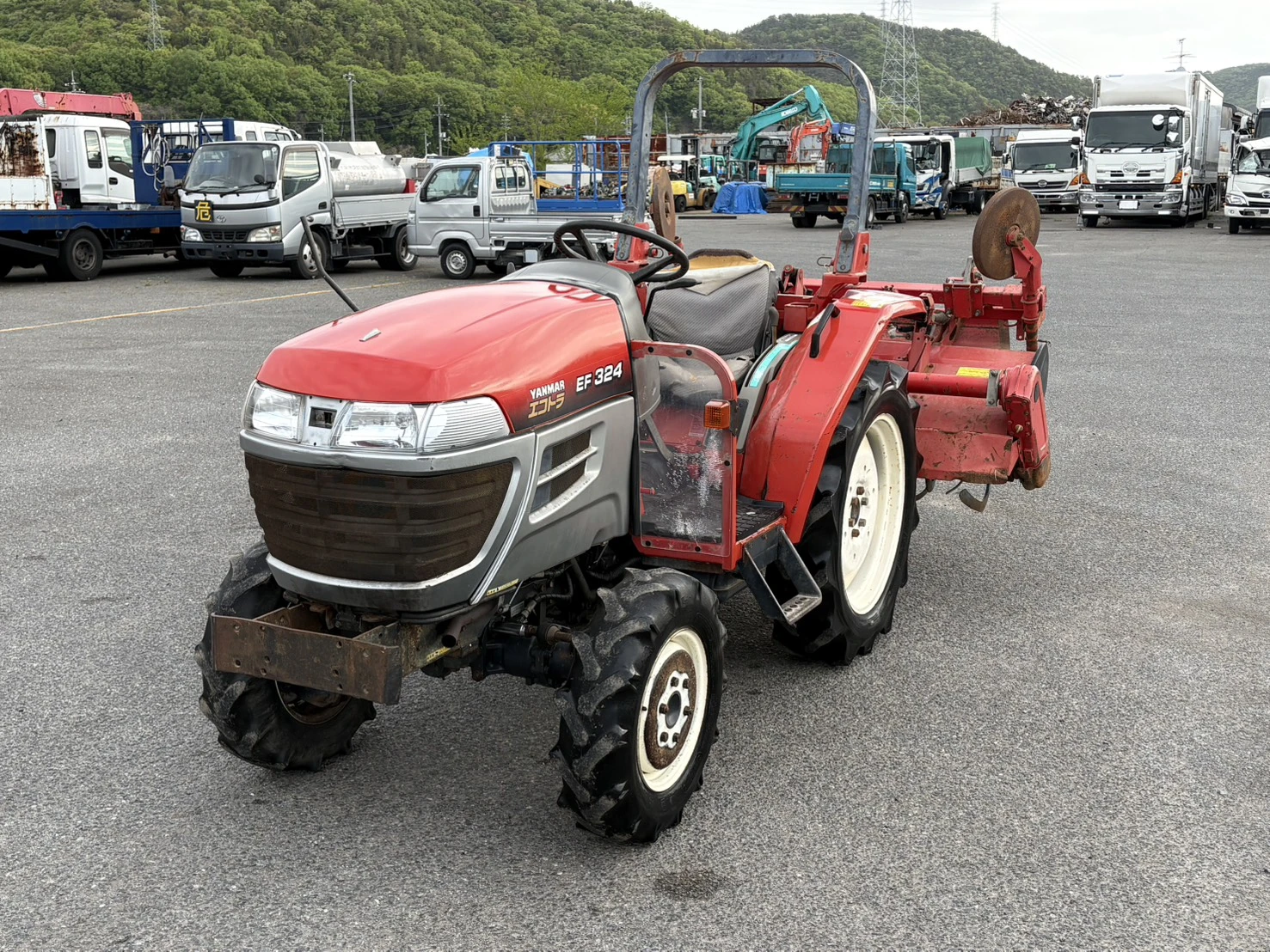 Трактор Yanmar EF324