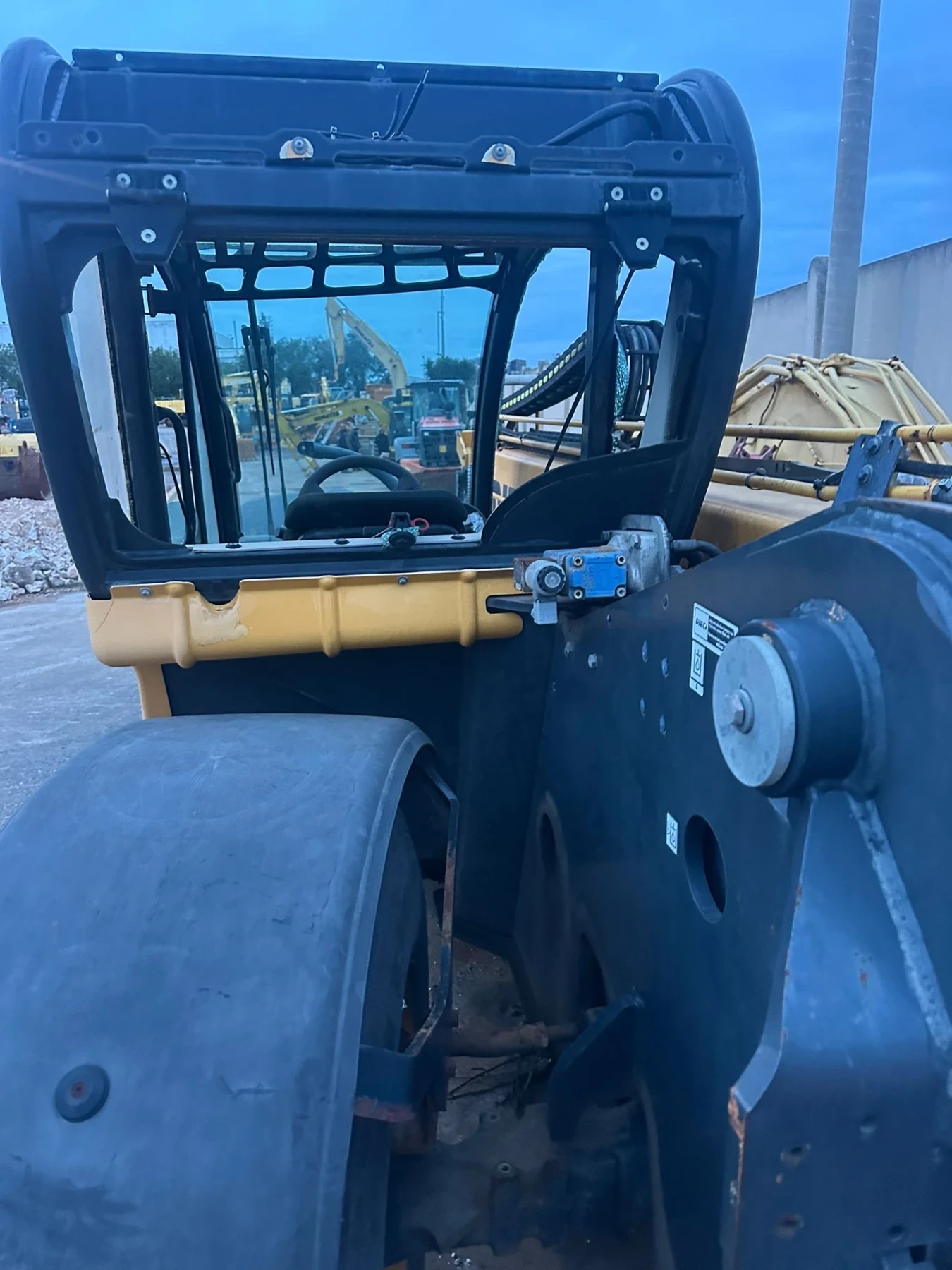 ������������ �������� Manitou Dice | Mobile.bg � ����������� 5