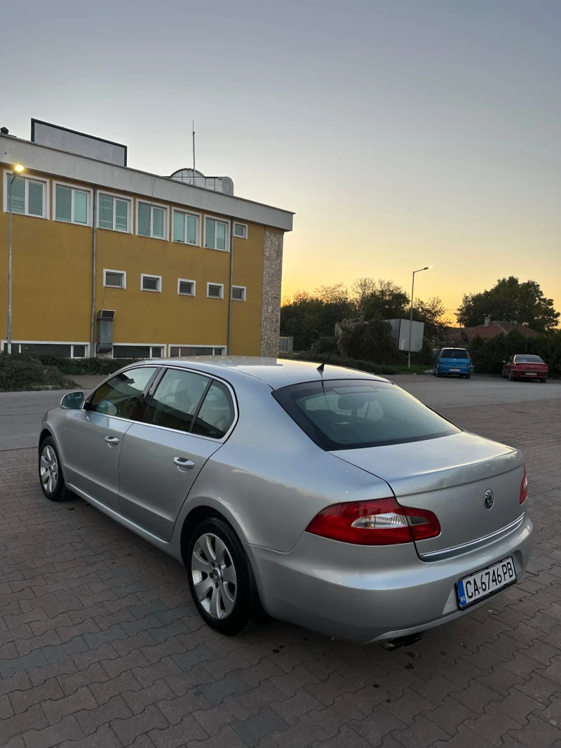 Skoda Superb, снимка 5 - Автомобили и джипове - 49215705