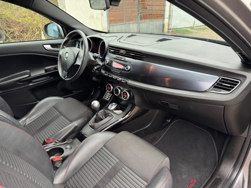 Alfa Romeo Giulietta QV 1750 235 коня, снимка 9 - Автомобили и джипове - 49657725