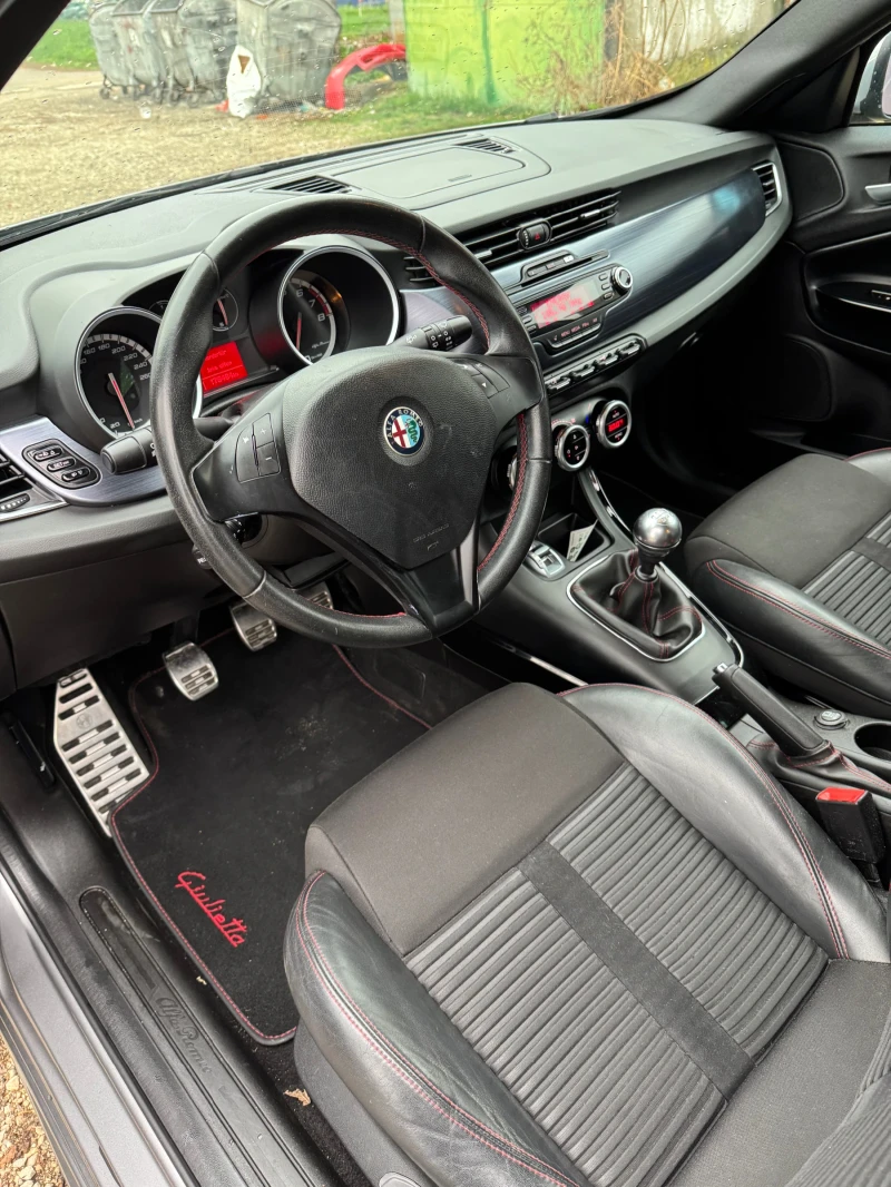 Alfa Romeo Giulietta QV 1750 235 коня, снимка 8 - Автомобили и джипове - 49657725