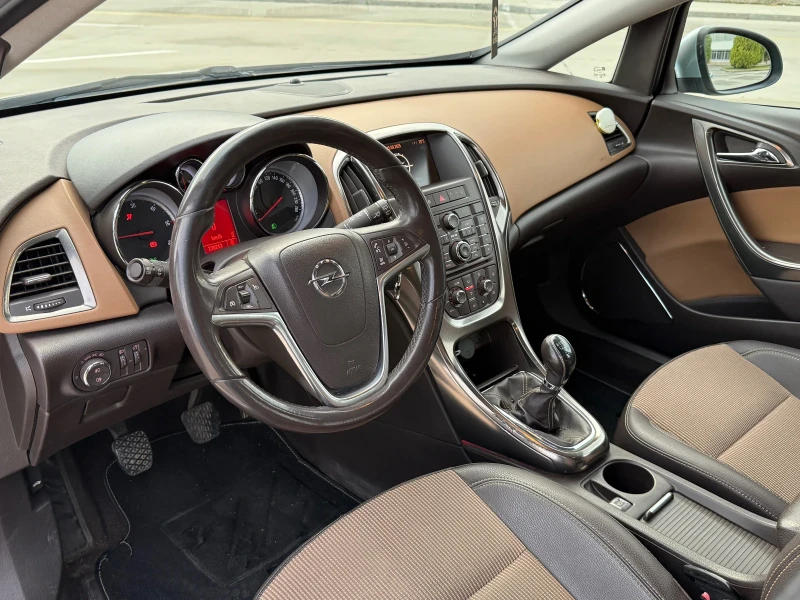 Opel Astra J Sport tourer , снимка 6 - Автомобили и джипове - 51848031