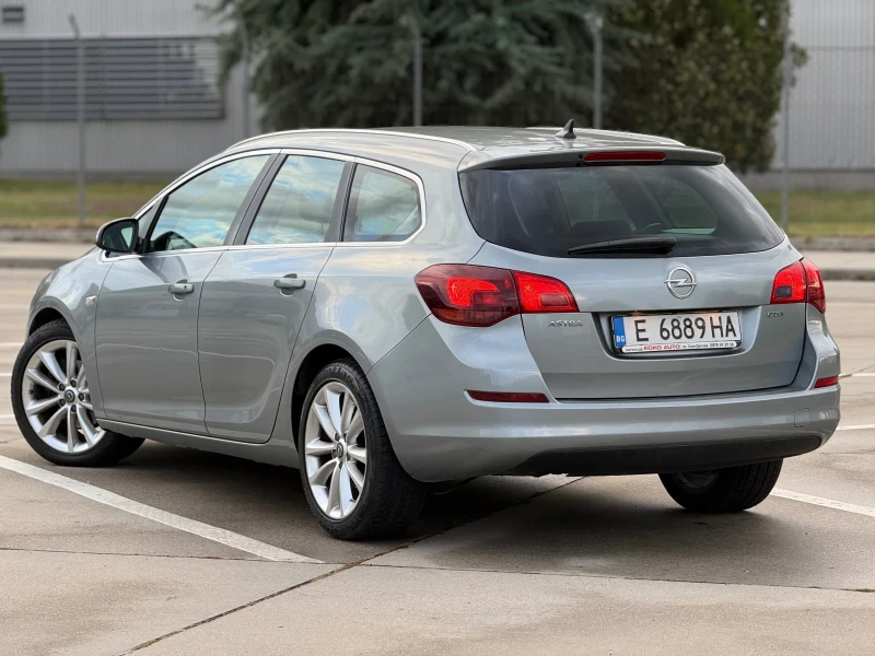 Opel Astra J Sport tourer , снимка 3 - Автомобили и джипове - 51848031