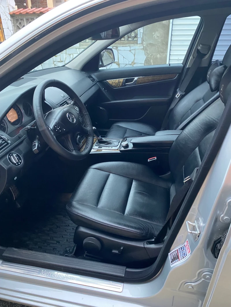 Mercedes-Benz C 220, снимка 9 - Автомобили и джипове - 52673084