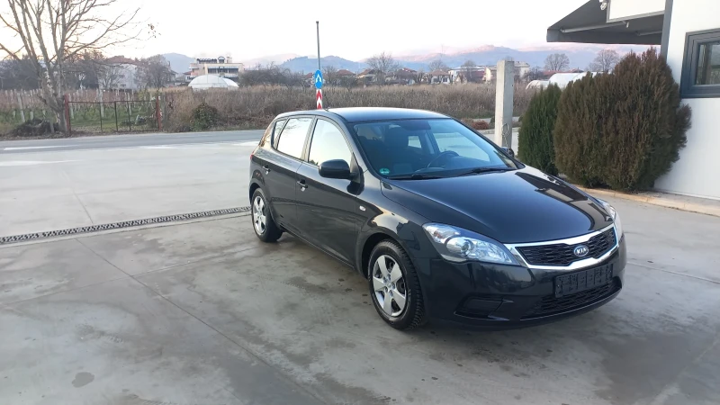 Kia Ceed, снимка 2 - Автомобили и джипове - 52867746