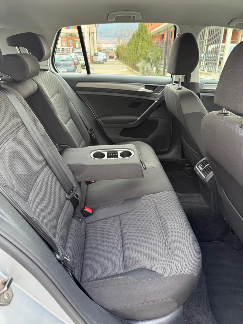 VW Golf 1.6, снимка 10 - Автомобили и джипове - 53038254