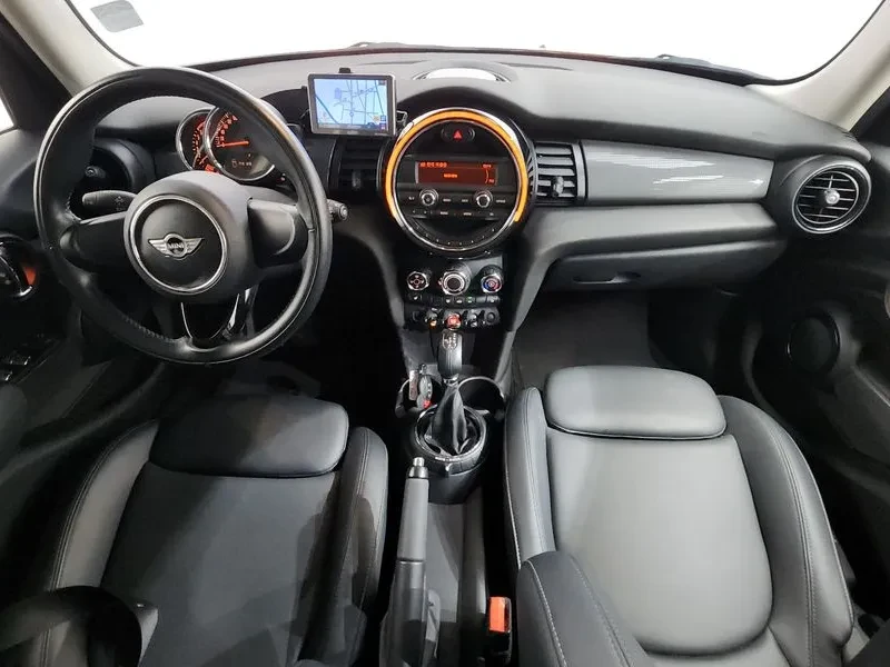 Mini Cooper 5-Door Basic Model 3Rd Generation, снимка 7 - Автомобили и джипове - 55948557