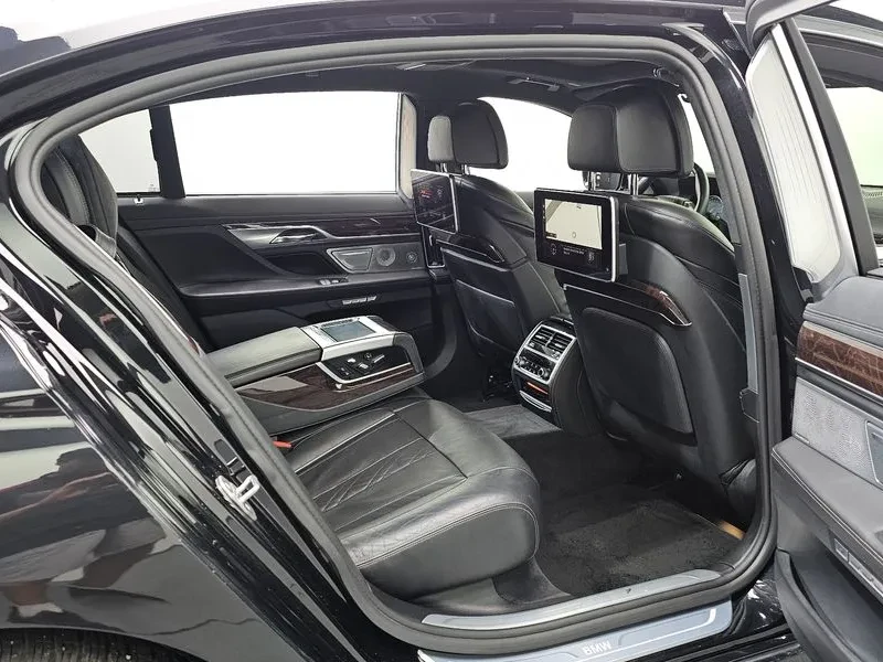 BMW 750 Li xDrive Luxury, снимка 12 - Автомобили и джипове - 56162548